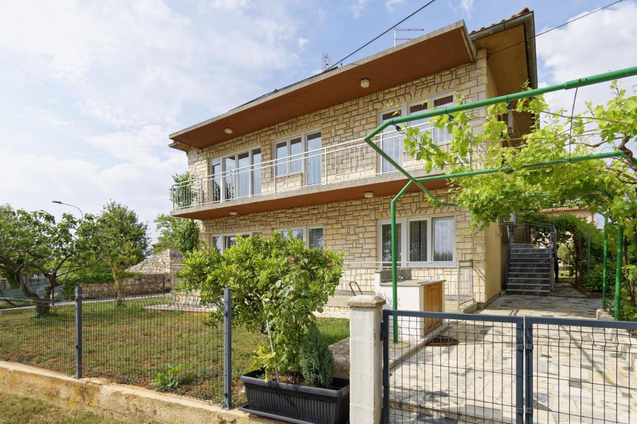 Apartment Patrik By Rent Istria Ουμάγκ Εξωτερικό φωτογραφία